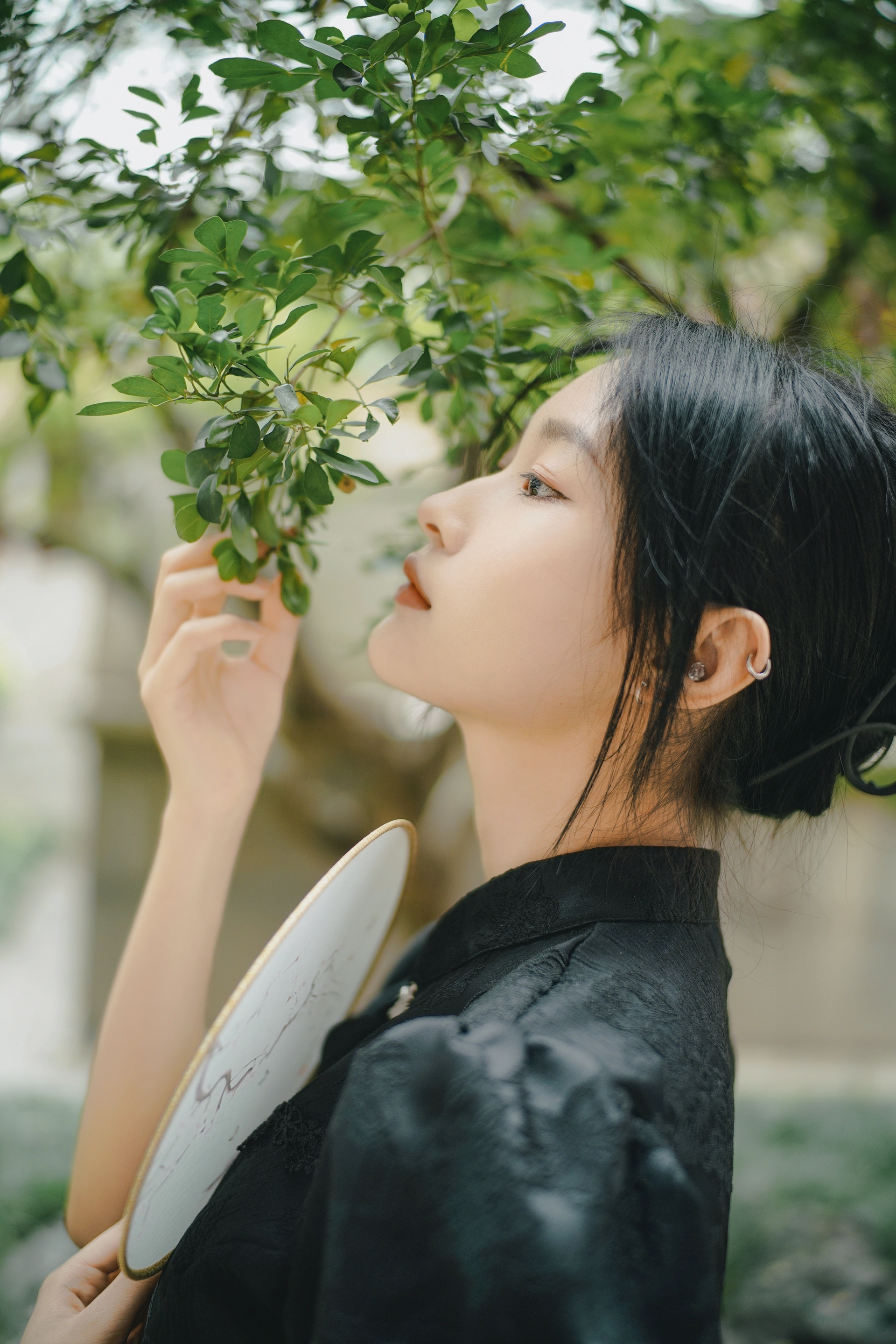 [YITUYU艺图语]2025.01.06 娴静犹如花照水 欣欣 3